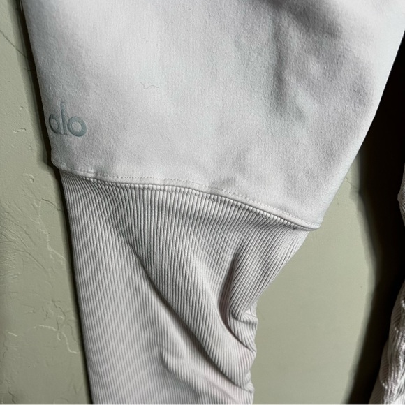 ALO Yoga Light Pink Goddess High Rise Leggings - Picture 8 of 9